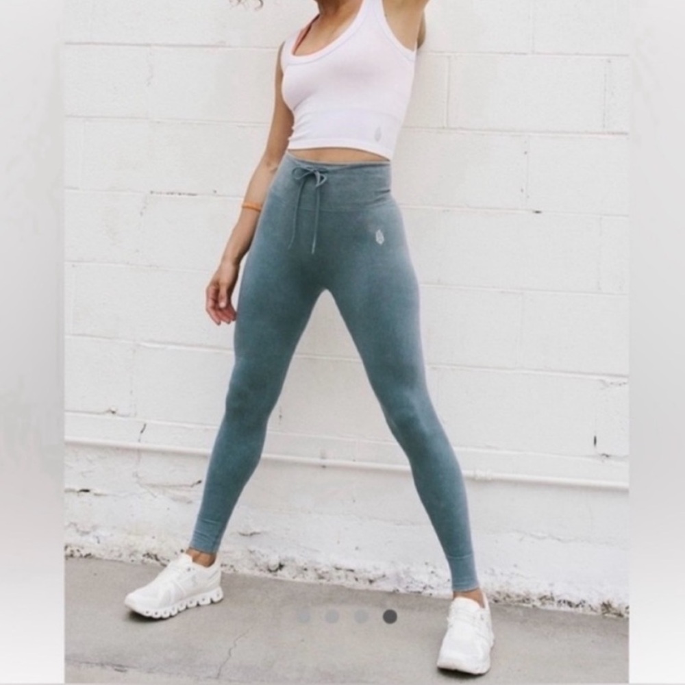 Free people go to legging in color washed deep water